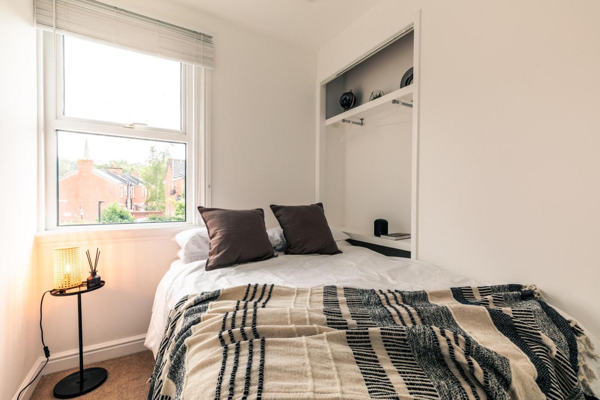 The Broadway Bath - 2 Bedrooms With Parking, Central บาธ ภายนอก รูปภาพ