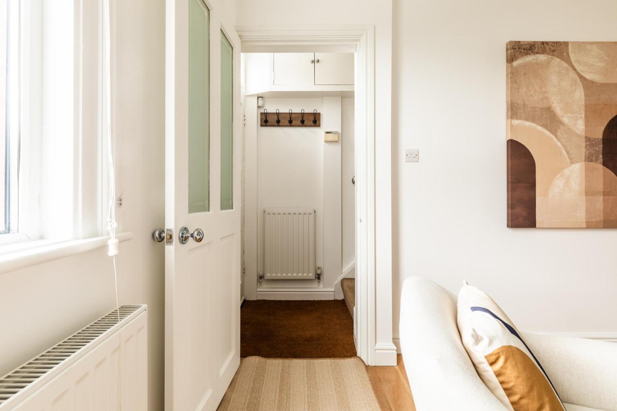 The Broadway Bath - 2 Bedrooms With Parking, Central บาธ ภายนอก รูปภาพ